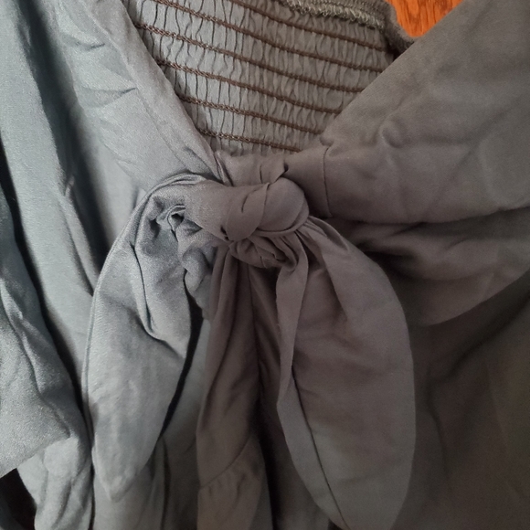 BloomChic knot front midi - Picture 4 of 5